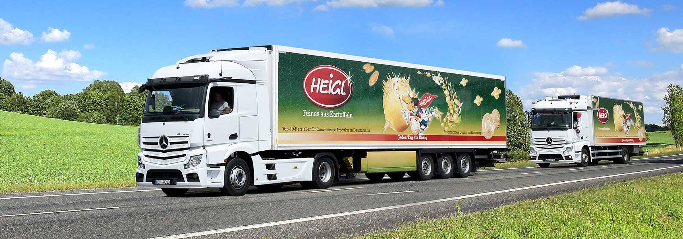Heigl LKWs auf Landstraße